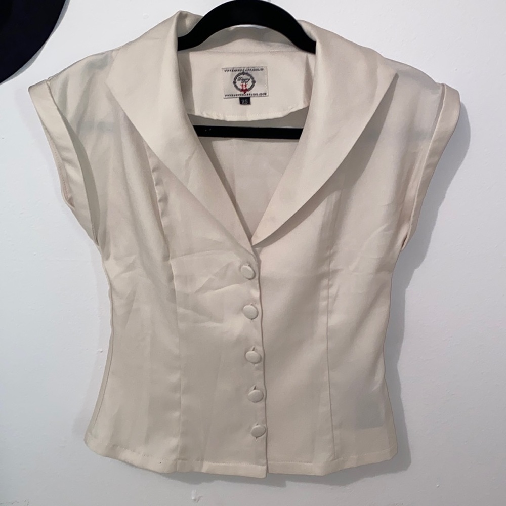 Banned Apparel xs vintage top